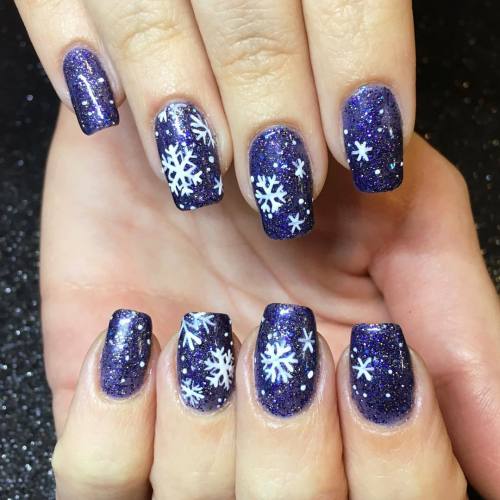 Winter flurries ❄️❄️❄️ Over @cndworld #Shellac in Starry...