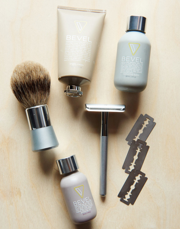 Recently, I wrote a review of this men's razor set called Bevel. It's a fancy razor that comes with grooming products, and it claims to prevent razor bumps and irritation.
