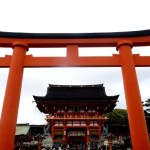 Fotos del Fushimi Inari de Kioto, torii y edificio principal