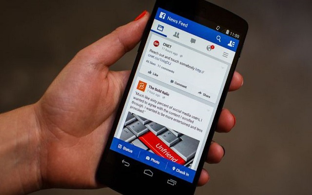 فيسبوك يطلق قسم جديد في تطبيقه يجبر المستخدمين على نشر بياناتهم الشخصية الحساسة