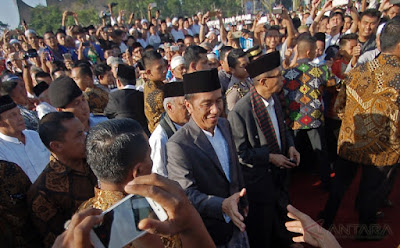 Haru Biru Warga Sukabumi Rayakan Idul Adha Bareng Jokowi