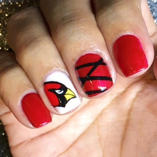 Cardinals nails for @misscactusbloom! Who’s YOUR team?