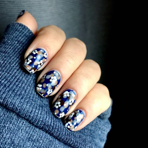 winter floral // more nail art on Instagram @missladyfinger