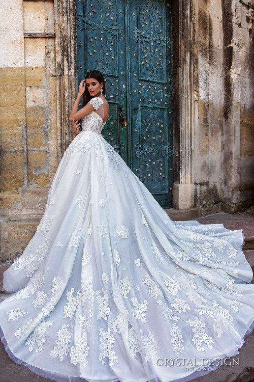 Can you say stunning? Ermesso gown from Crystal Design 2016...