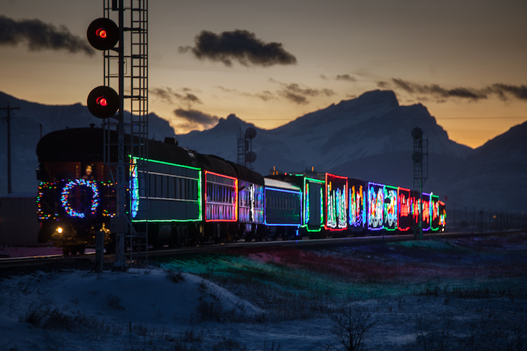 perierga.gr - Τα γιορτινά τρένα του Καναδά!