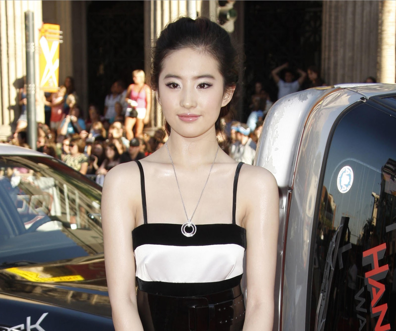 Disney casts Chinese actress Liu Yifei in live-action 'Mulan'