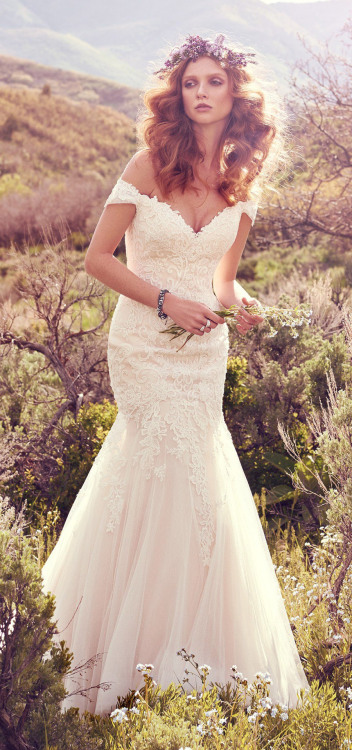Gown of the Week: Maggie Sottero “Afton”. Sweetness and...