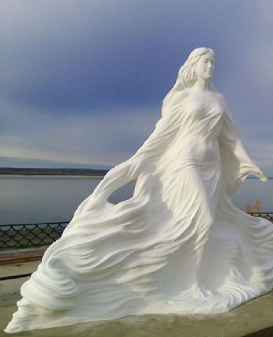 Beyond-beautiful-15-sculptures-that-look-too-real-to-be-true3