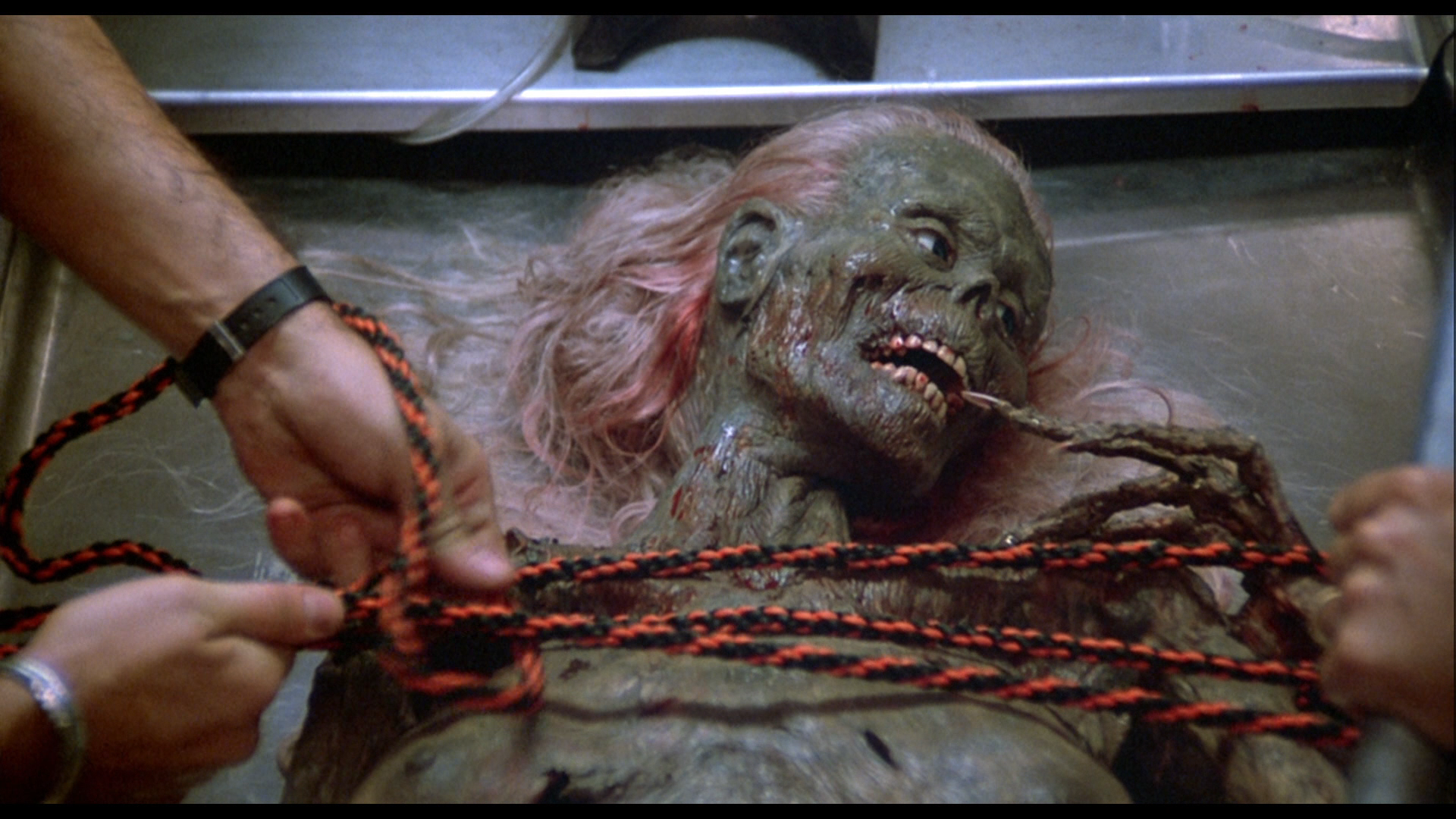 3. Return of the Living Dead - Table Zombie