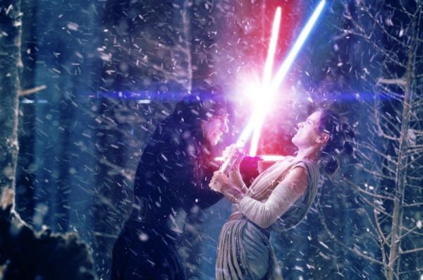 Rey y Kylo Ren pelean en 'Star Wars: The Last Jedi'