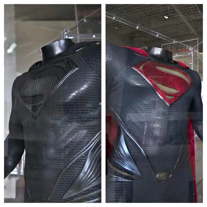 imagen del traje negro de Superman en la 'Liga de la Justicia'