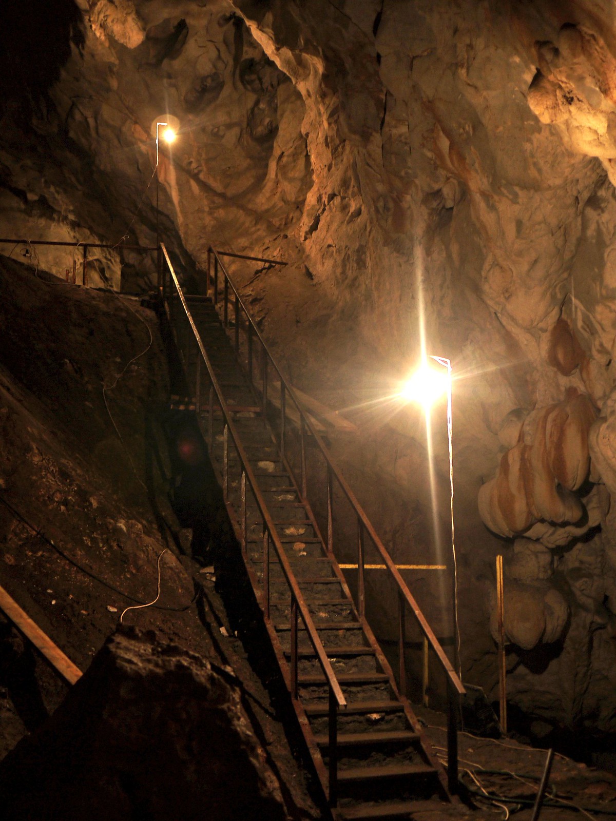 Vrelo Cave stairs