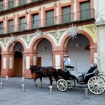 Fotos de Córdoba, coche de caballos en la plaza de la Corredera