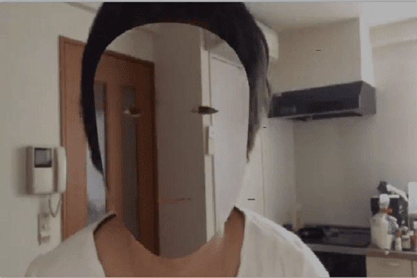 مطور ياباني ينجح في تطوير تطبيق يقوم بإخفاء الوجوه وجعلها شفافة عند الظهور أمام كاميرة الهاتف