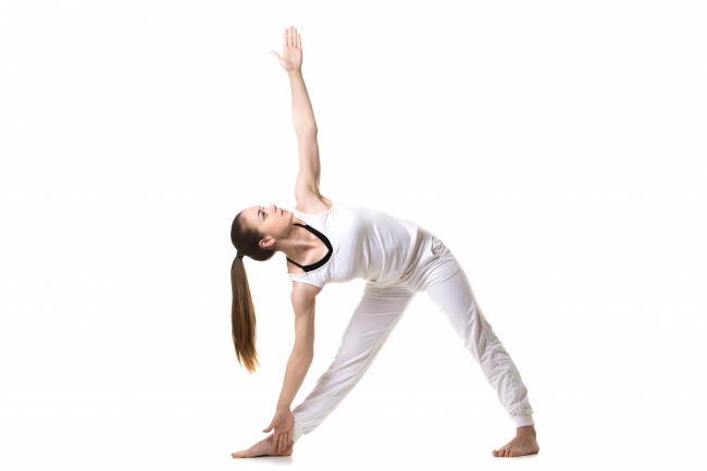7 động tác yoga giúp &#34;núi đôi&#34; nuột nà, hấp dẫn - 5