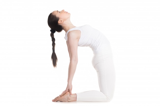 7 động tác yoga giúp &#34;núi đôi&#34; nuột nà, hấp dẫn - 7