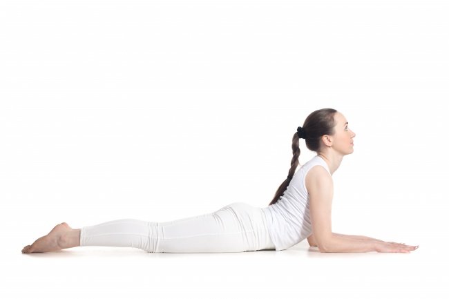 7 động tác yoga giúp &#34;núi đôi&#34; nuột nà, hấp dẫn - 8