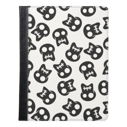 Comic Skull black pattern iPad Case