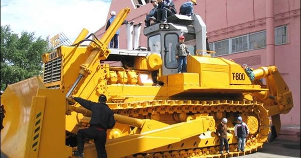 ChTZ T-800 Bulldozer