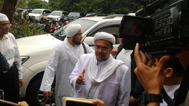 Ditolak Penasihat Hukum Terdakwa, Habib Rizieq Tetap Jadi Saksi Ahli dalam Sidang ke-12 Ahok
