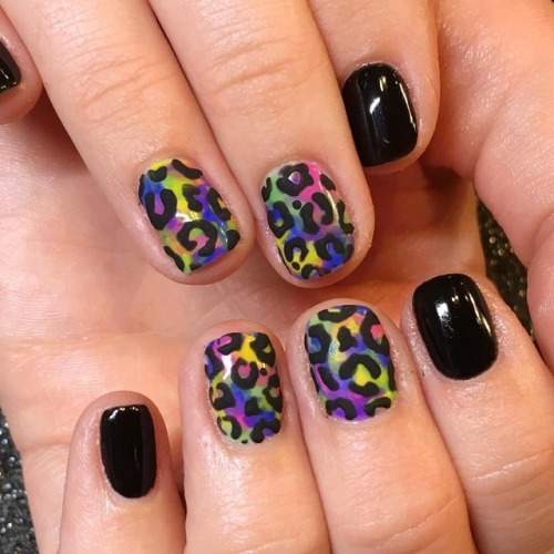 Sugared supernova leopard print for @kelly_m_kirsch with the CND...
