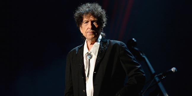 Bob Dylan’s Handwritten Lyrics For Unpublished 1961 Song Up For Auction