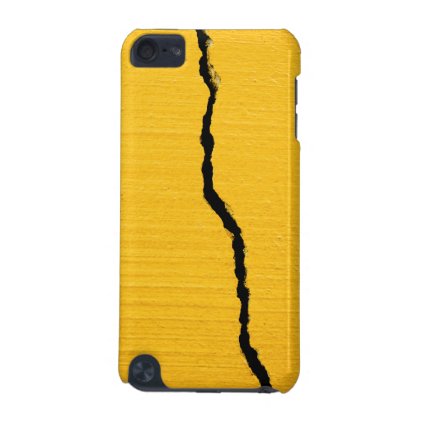 Cracked Yellow Road Paint iPod Touch (5th Generation) Cover