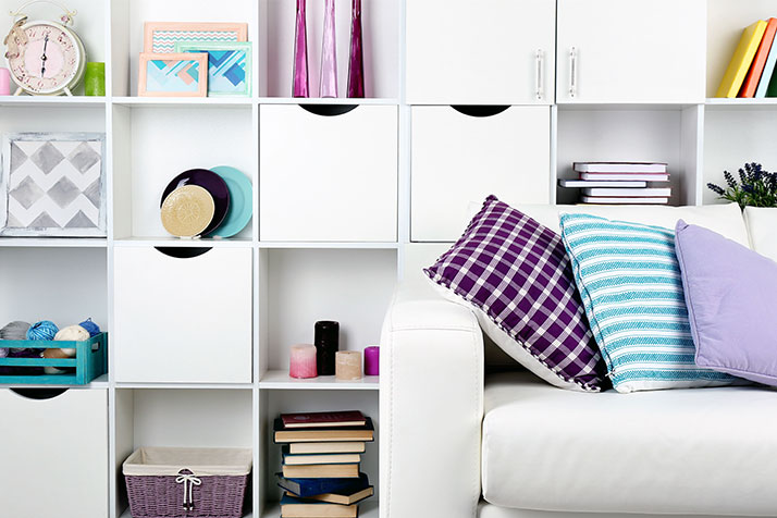 Style and Decorate Your Bookshelf with These How To's