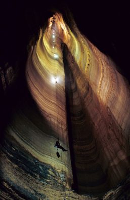 Caverna Ellison