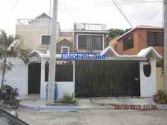Casa con piscina y cabaña en Residencial Acuario, Rep. Dom.