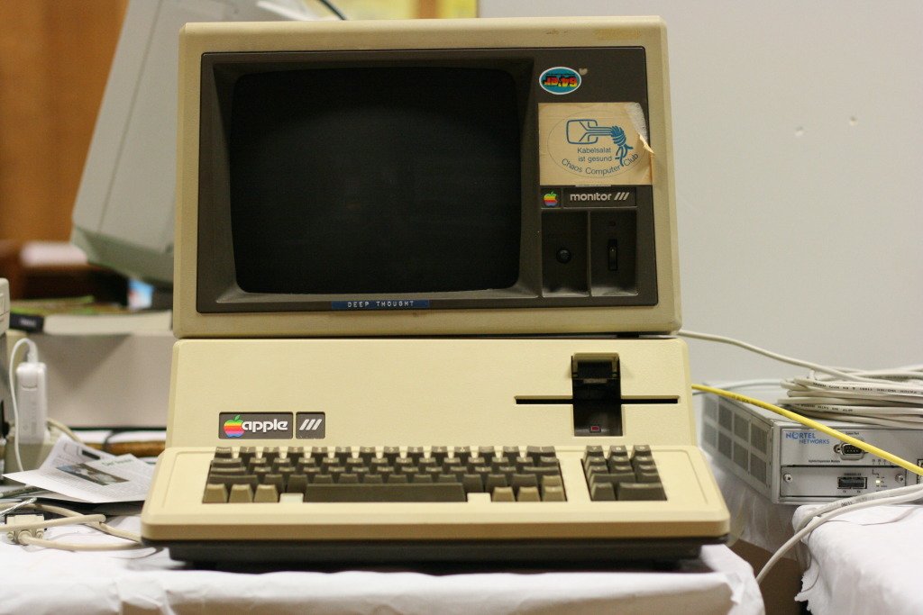 كمبيوتر آبل 3