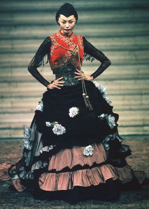 parkerandloulou:Givenchy by Alexander McQueen, FW 1997-98