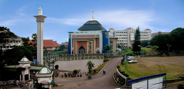 Tiket Habis Dalam 5 Menit, Ini Beberapa Masjid di Bandung Yang Akan Siarkan Ceramah Dr Zakir Naik
