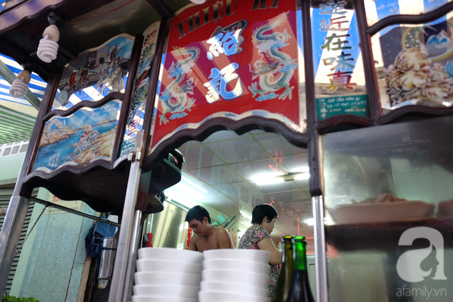 Ghé hẻm nhỏ ăn tô mì Tàu gia truyền 70 năm, hưởng lạc thú chánh hiệu Sài Gòn - Ảnh 3.