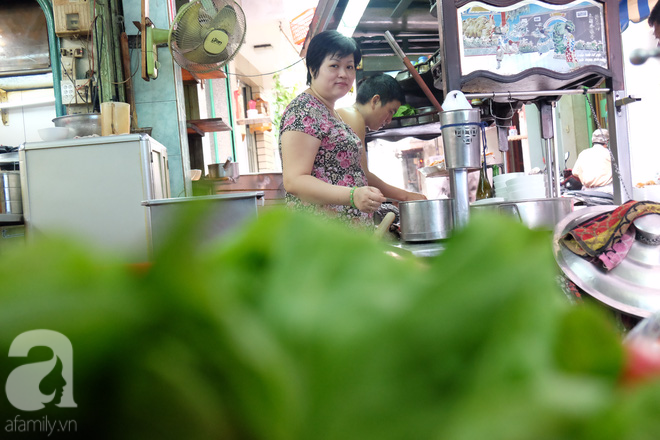 Ghé hẻm nhỏ ăn tô mì Tàu gia truyền 70 năm, hưởng lạc thú chánh hiệu Sài Gòn - Ảnh 5.