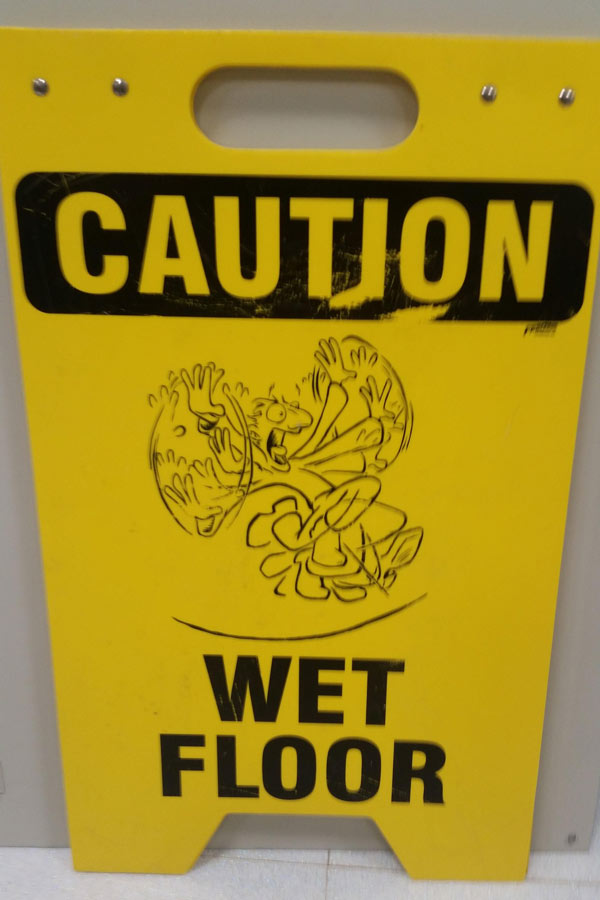 This wet floor sign
