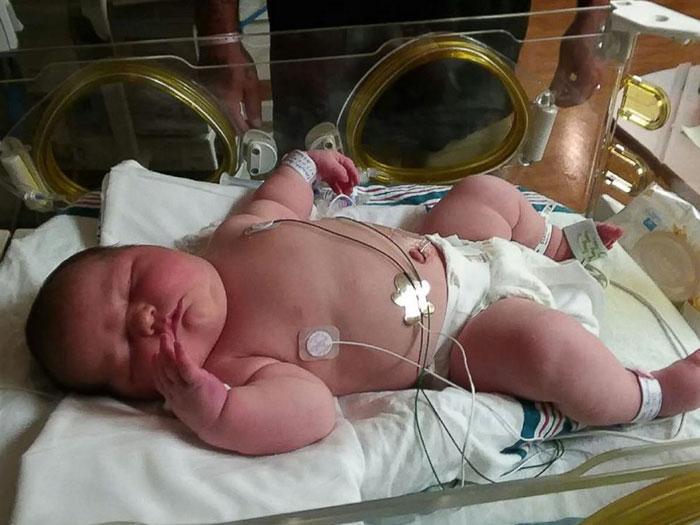 baby-born-thirteen-and-half-pounds-7