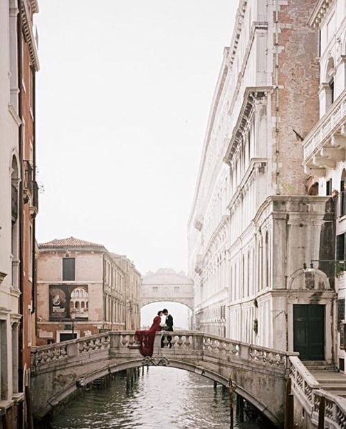 A Venice elopement photographed by @kobybrown