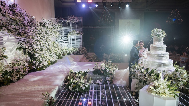 Đám cưới triệu đô sang chảnh hết nấc của mỹ nhân đẹp nhất nhì Thái Lan với nhẫn kim cương 5 carat, 6 bộ váy - Ảnh 25.