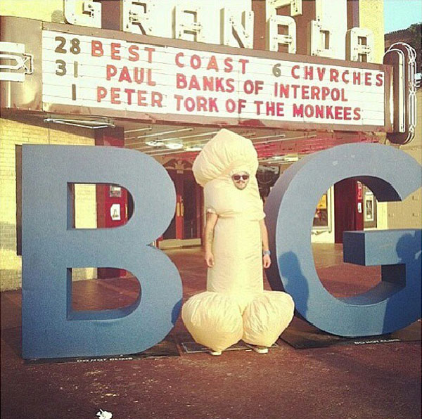 Dallas put up these B G letters around town for photo ops. Dude saw an opportunity...