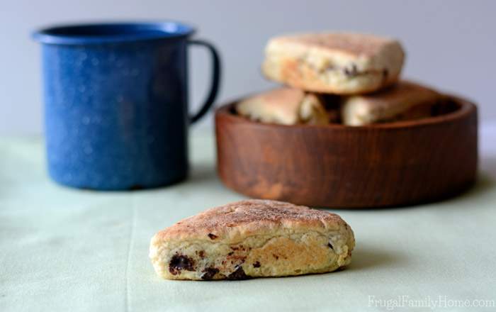I don’t think you can ever have too many breakfast recipes. This chocolate chip scone recipe is one of our favorites. These chocolate chip sones have no heavy cream, in fact they are dairy free scones. Another plus is you can make them in the skillet, so you don’t have to heat up the house on warmer days to bake them.