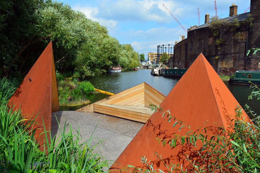 The Viewpoint / Regent's Canal
