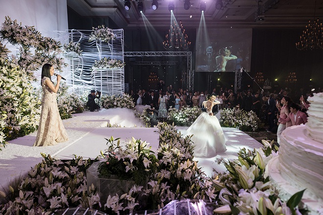 Đám cưới triệu đô sang chảnh hết nấc của mỹ nhân đẹp nhất nhì Thái Lan với nhẫn kim cương 5 carat, 6 bộ váy - Ảnh 18.