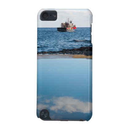 Whale watching boat iPod touch 5G cover