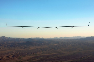 طائرة فيسبوك العاملة بالطاقة الشمسية تنجح بالهبوط للمرّة الأولى