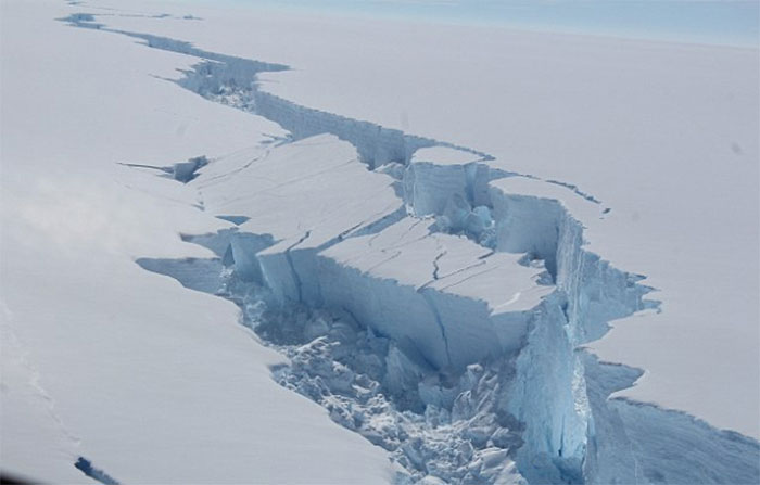 trillion-ton-iceberg-broke-off-antarctica-29