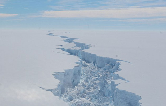 trillion-ton-iceberg-broke-off-antarctica-27