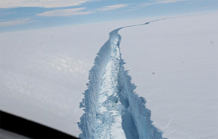 trillion-ton-iceberg-broke-off-antarctica-30