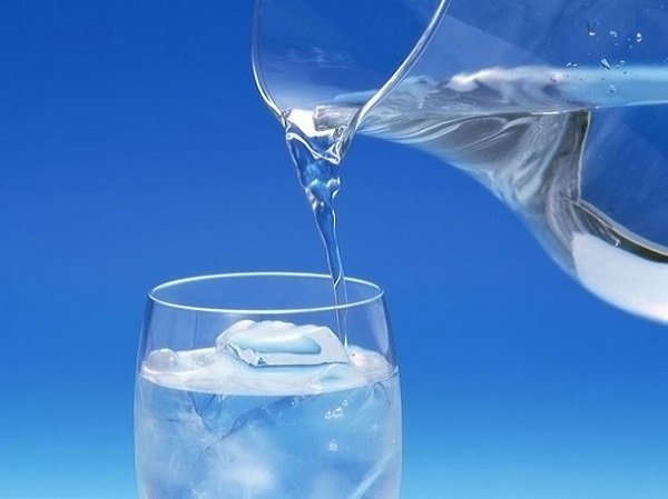 Γρήγορα και εύκολα tips για να πίνετε περισσότερο νερό