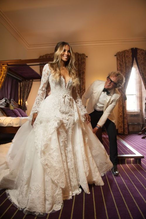 Ciara celebrates her first wedding anniversary wearing Roberto...
